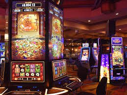 Tampilan utama kasino online RTS66 dengan pilihan permainan slot dan meja terlengkap